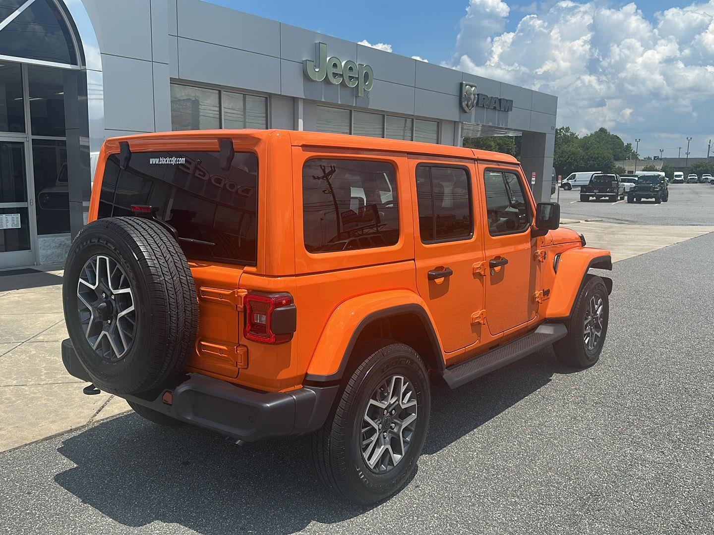 2025 Jeep Wrangler WRANGLER 4-DOOR SAHARA