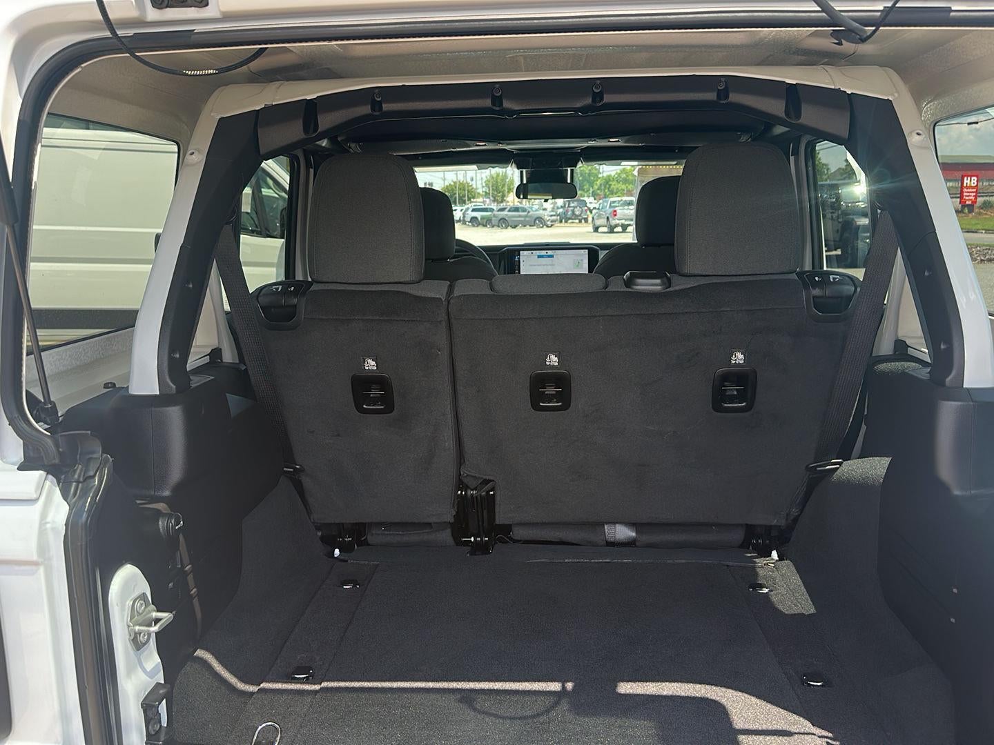 2024 Jeep Wrangler 4-Door Sahara 4x4