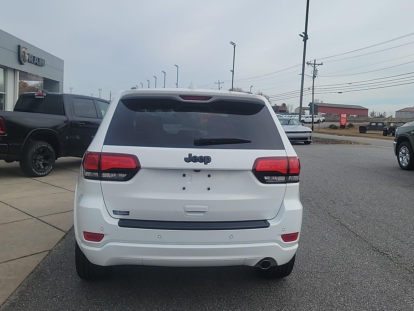 2022 Jeep Grand Cherokee Laredo X 4x2