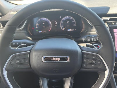 2027 Jeep Grand Cherokee GRAND CHEROKEE LAREDO X 4X4