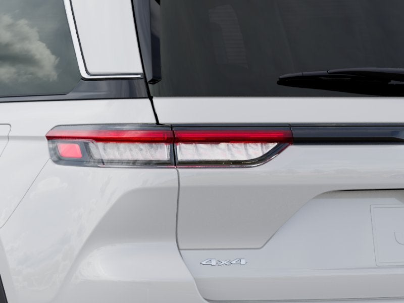 2027 Jeep Grand Cherokee GRAND CHEROKEE LAREDO X 4X4