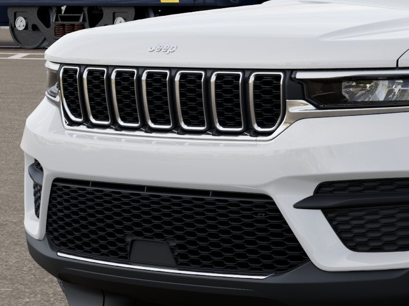 2027 Jeep Grand Cherokee GRAND CHEROKEE LAREDO X 4X4