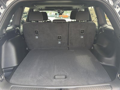 2027 Jeep Grand Cherokee GRAND CHEROKEE LAREDO X 4X4