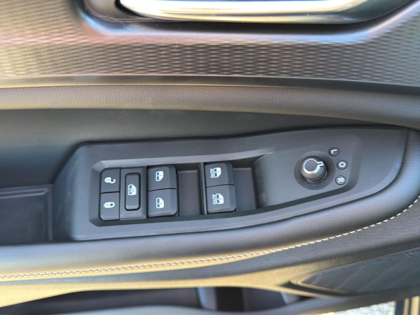 2027 Jeep Grand Cherokee GRAND CHEROKEE LAREDO X 4X4
