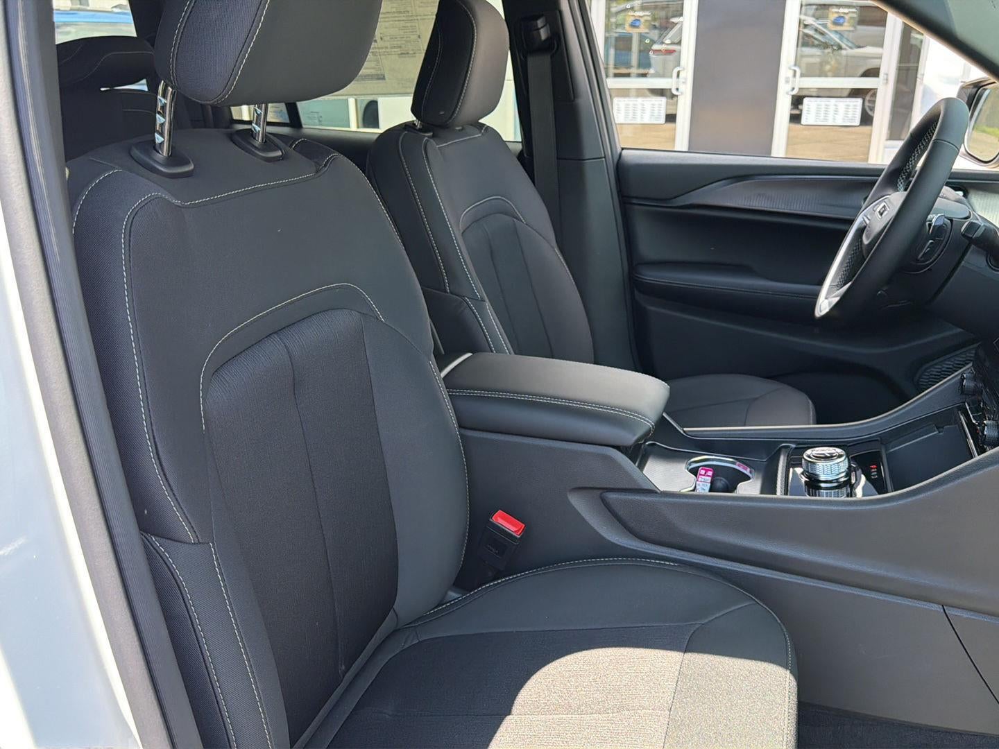 2026 Jeep Grand Cherokee GRAND CHEROKEE LAREDO 4X4