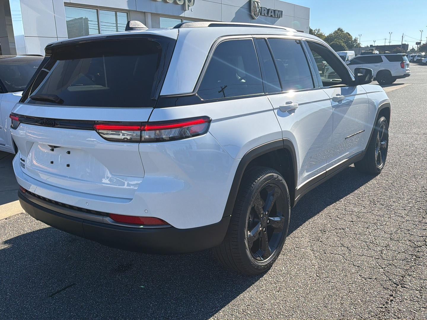 2027 Jeep Grand Cherokee GRAND CHEROKEE LIMITED 4X4