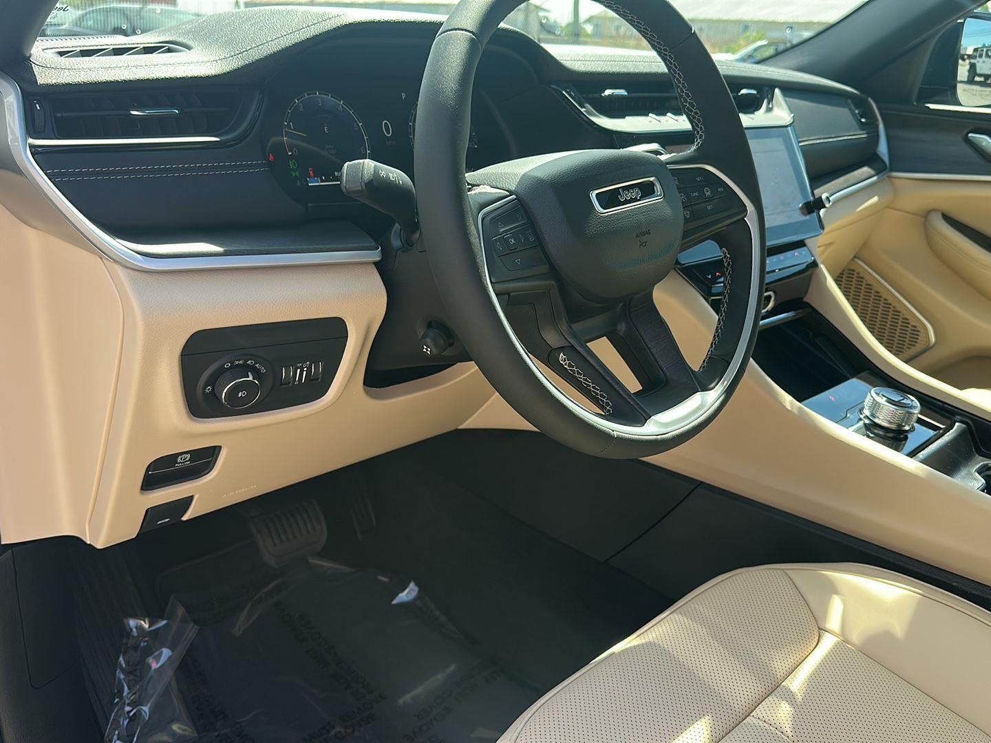 2026 Jeep Grand Cherokee h GRAND CHEROKEE LIMITED 4X4