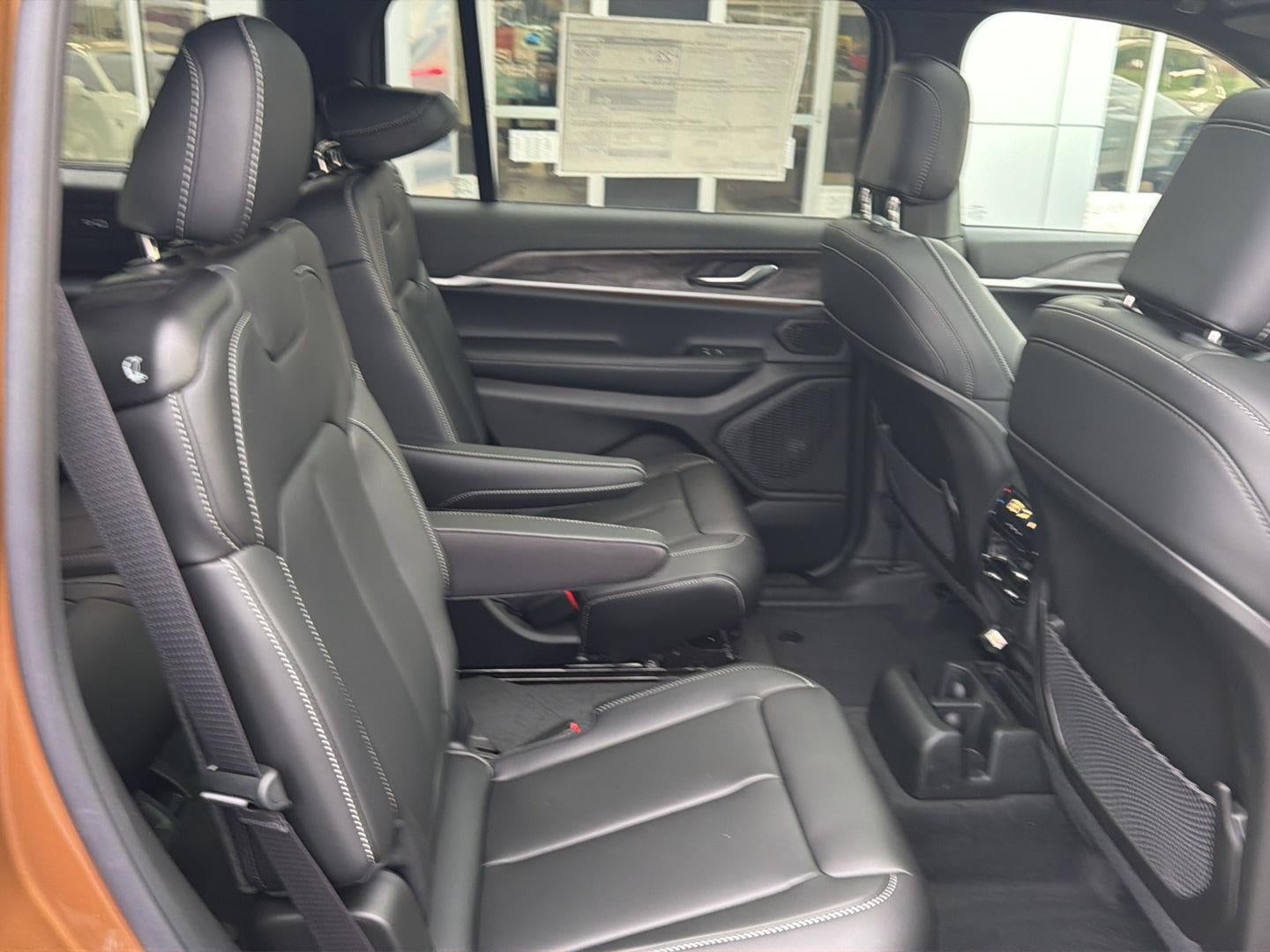 2026 Jeep Grand Cherokee GRAND CHEROKEE L LIMITED 4X2