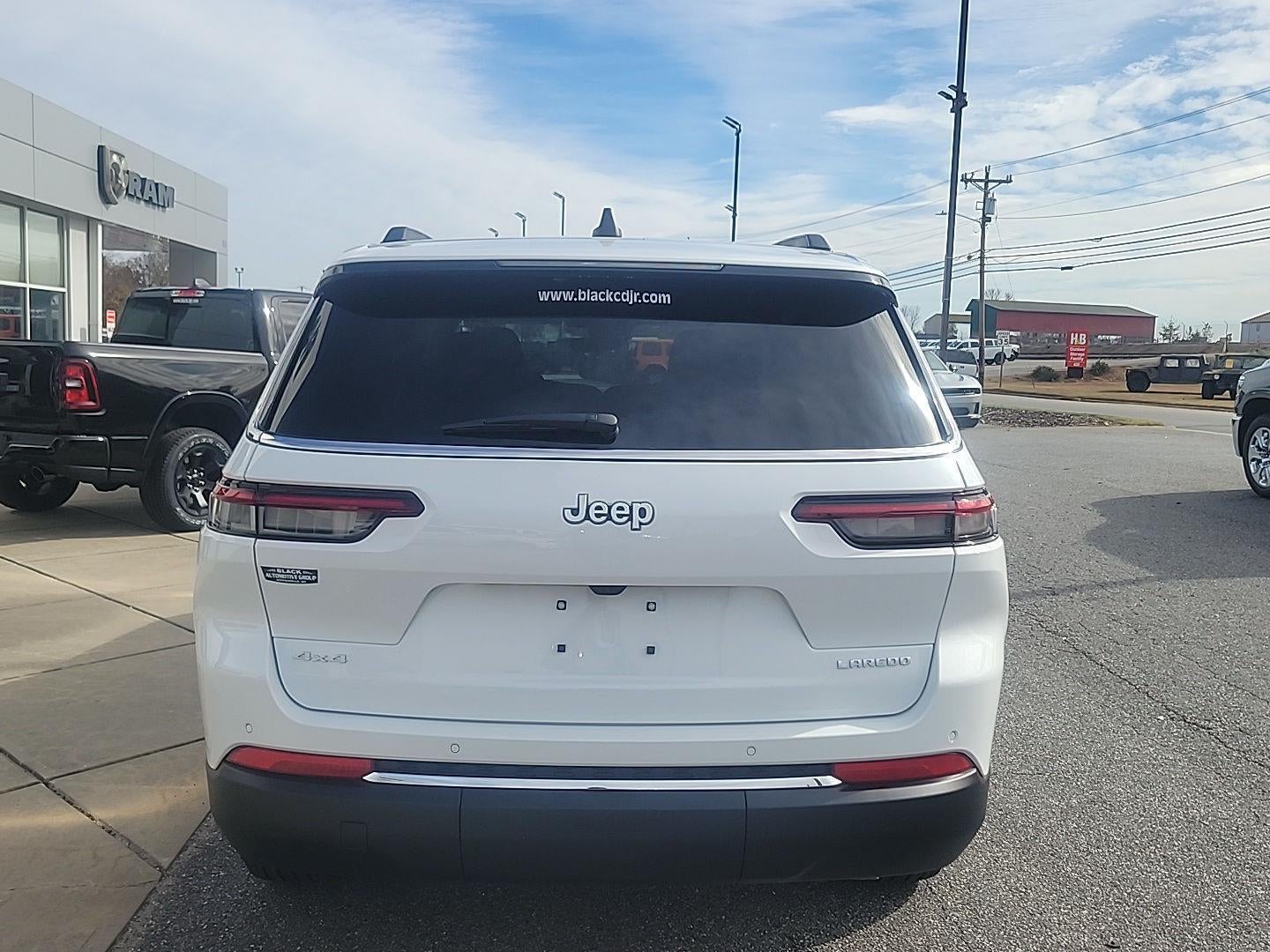 2025 Jeep Grand Cherokee GRAND CHEROKEE L LAREDO X 4X4