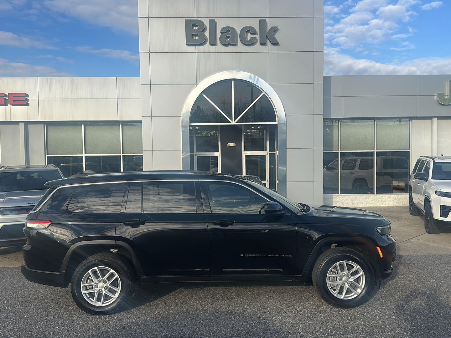 2023 Jeep Grand Cherokee L Laredo 4x4