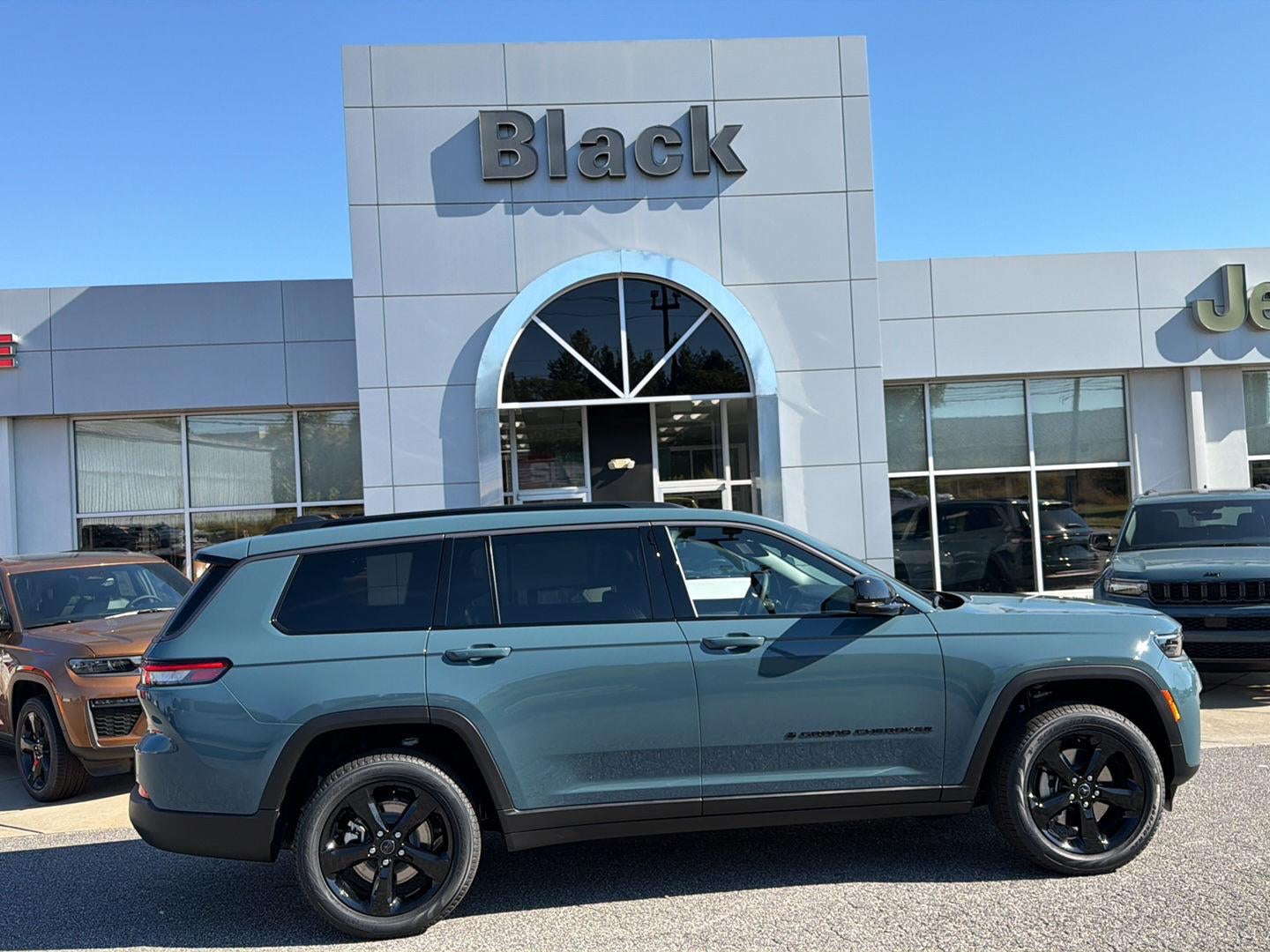 2027 Jeep Grand Cherokee GRAND CHEROKEE L LIMITED 4X4