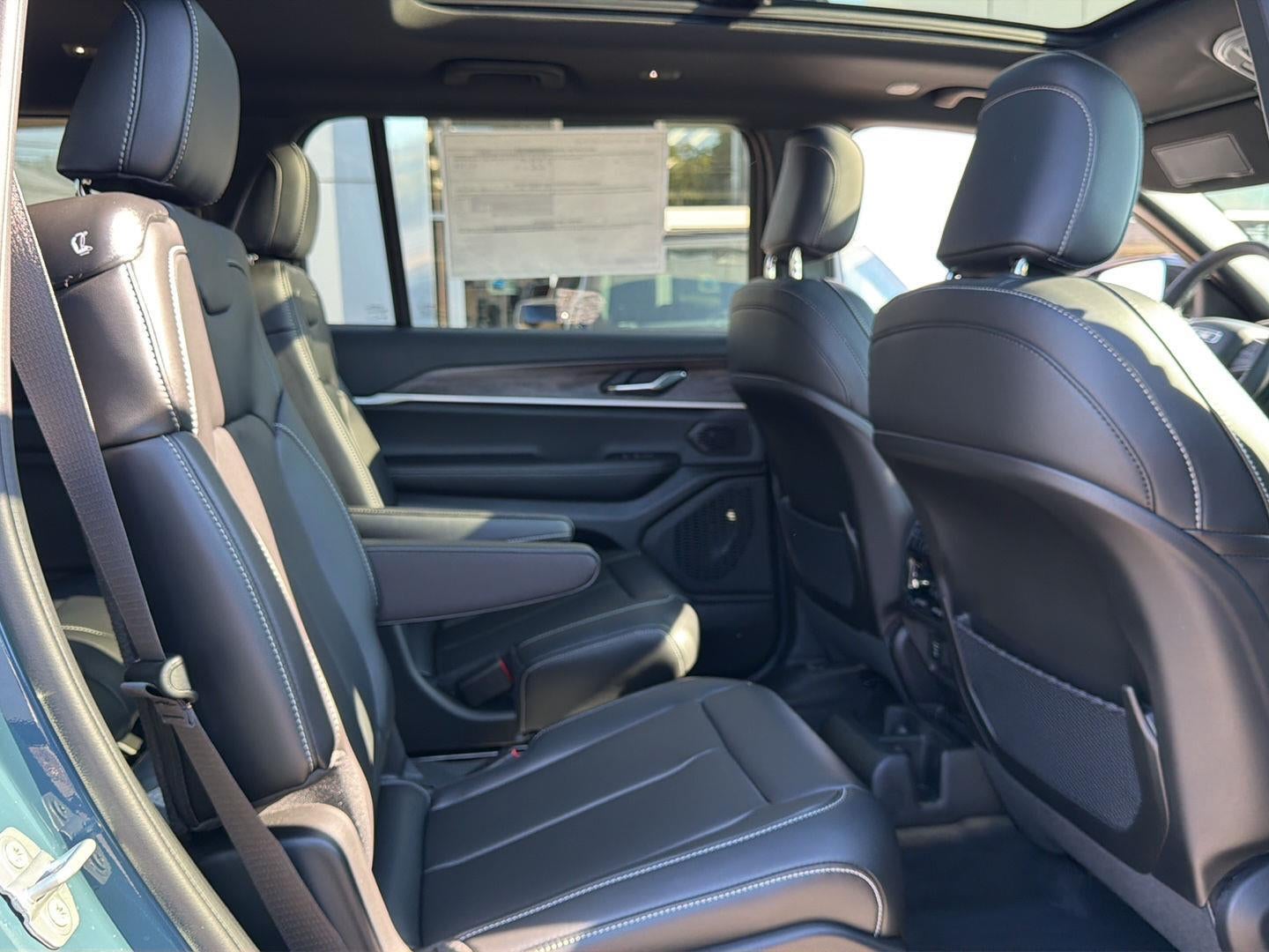 2027 Jeep Grand Cherokee GRAND CHEROKEE L LIMITED 4X4