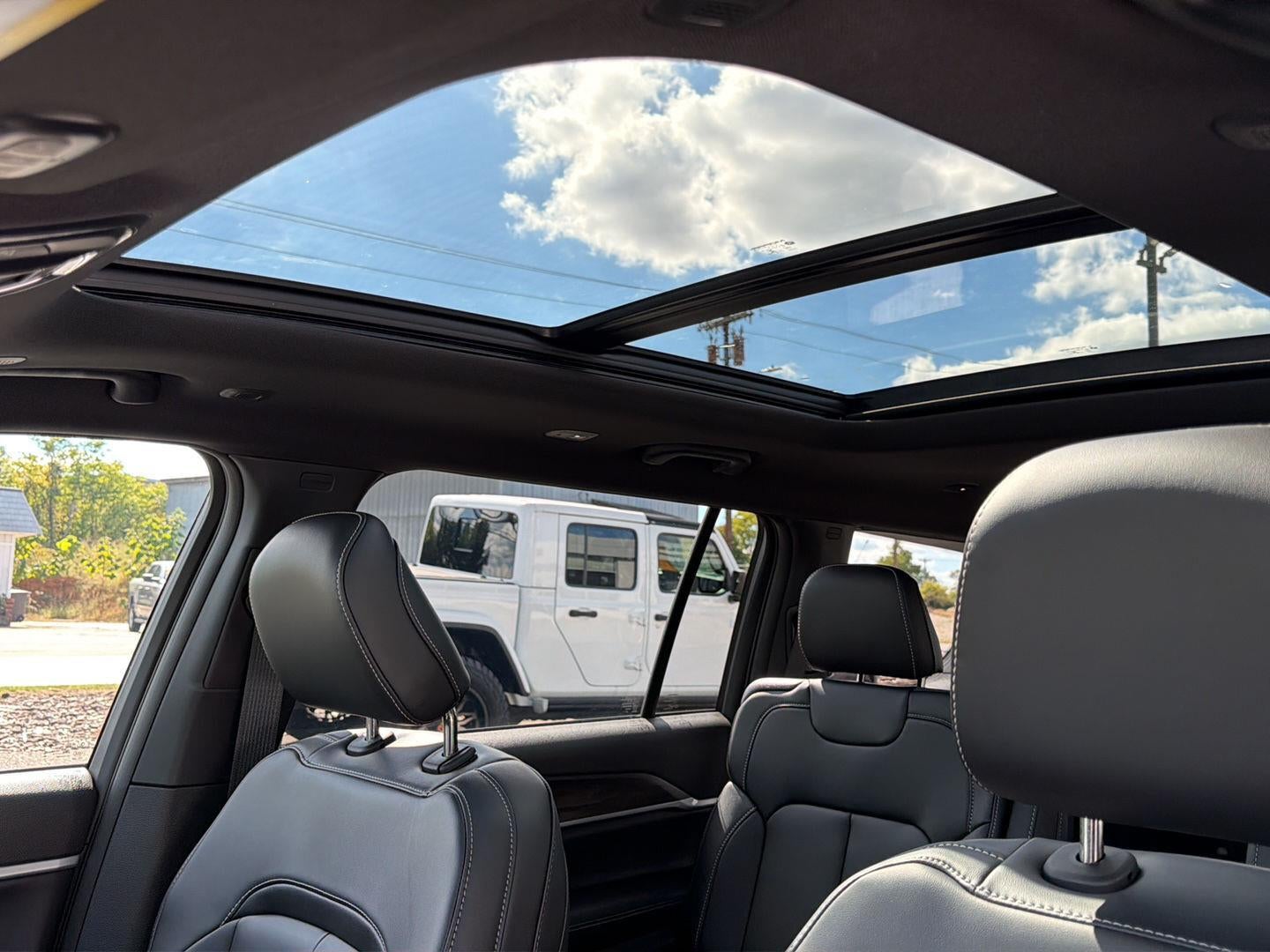 2027 Jeep Grand Cherokee GRAND CHEROKEE L LIMITED 4X4