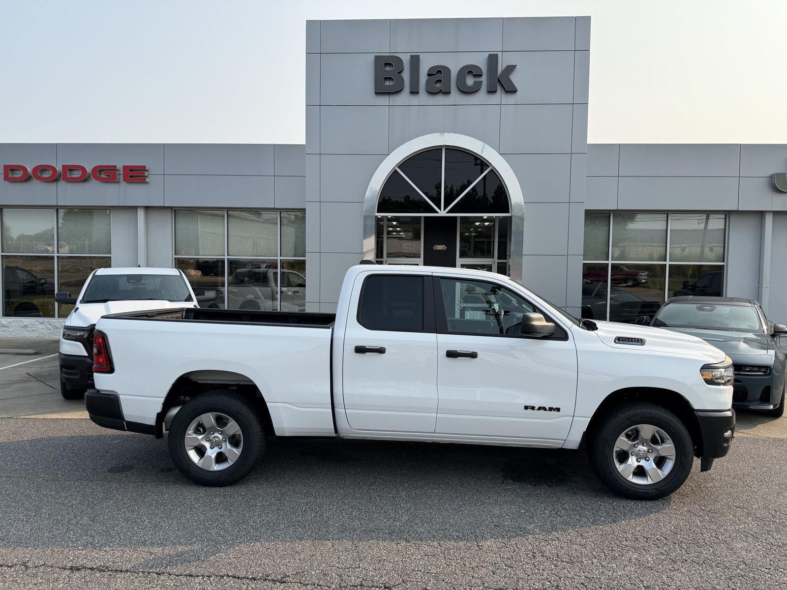 2026 RAM 1500 RAM 1500 TRADESMAN QUAD CAB 4X4 6'4' BOX