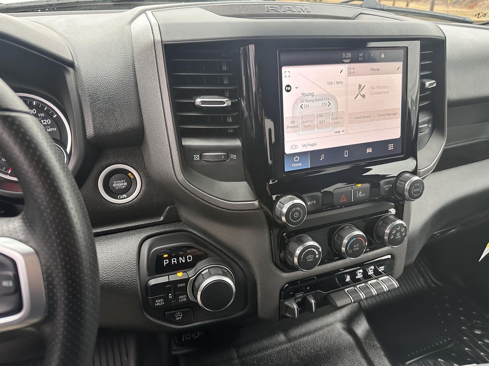 2026 RAM 1500 RAM 1500 TRADESMAN QUAD CAB 4X4 6'4' BOX