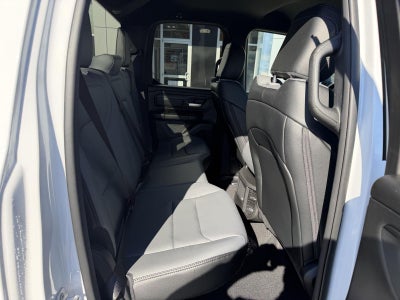 2027 RAM 1500 RAM 1500 TRADESMAN QUAD CAB 4X4 6'4' BOX