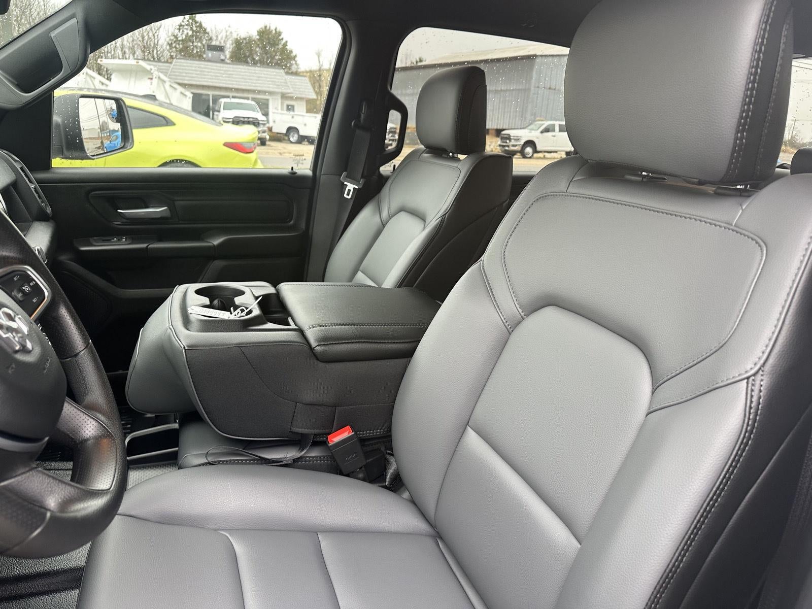 2026 RAM 1500 RAM 1500 TRADESMAN QUAD CAB 4X4 6'4' BOX