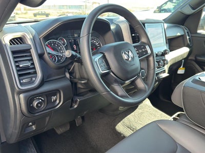 2027 RAM 1500 RAM 1500 TRADESMAN QUAD CAB 4X4 6'4' BOX