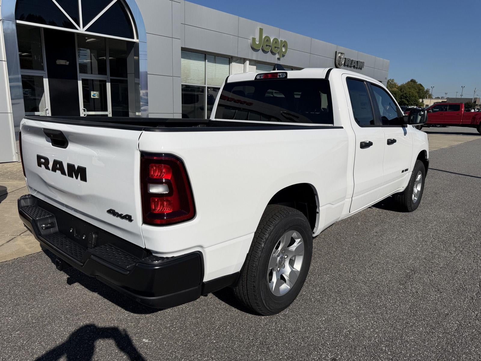 2027 RAM 1500 RAM 1500 TRADESMAN QUAD CAB 4X4 6'4' BOX