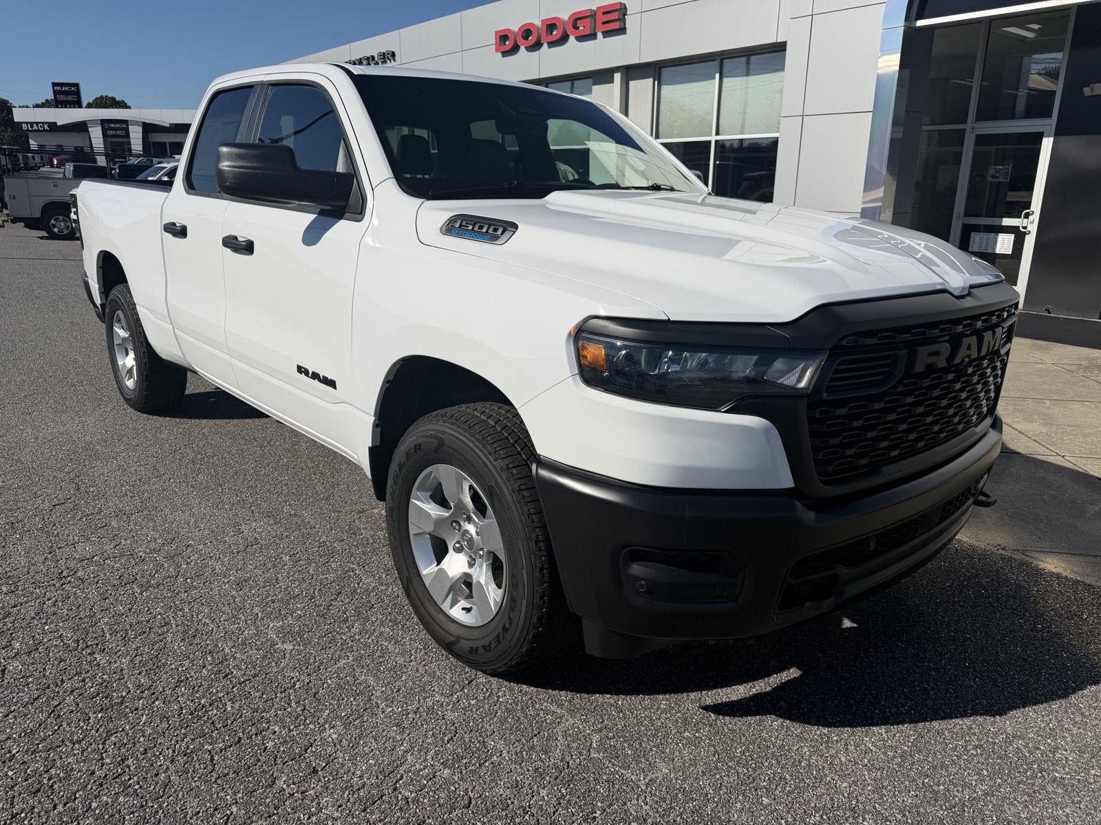 2027 RAM 1500 RAM 1500 TRADESMAN QUAD CAB 4X4 6'4' BOX
