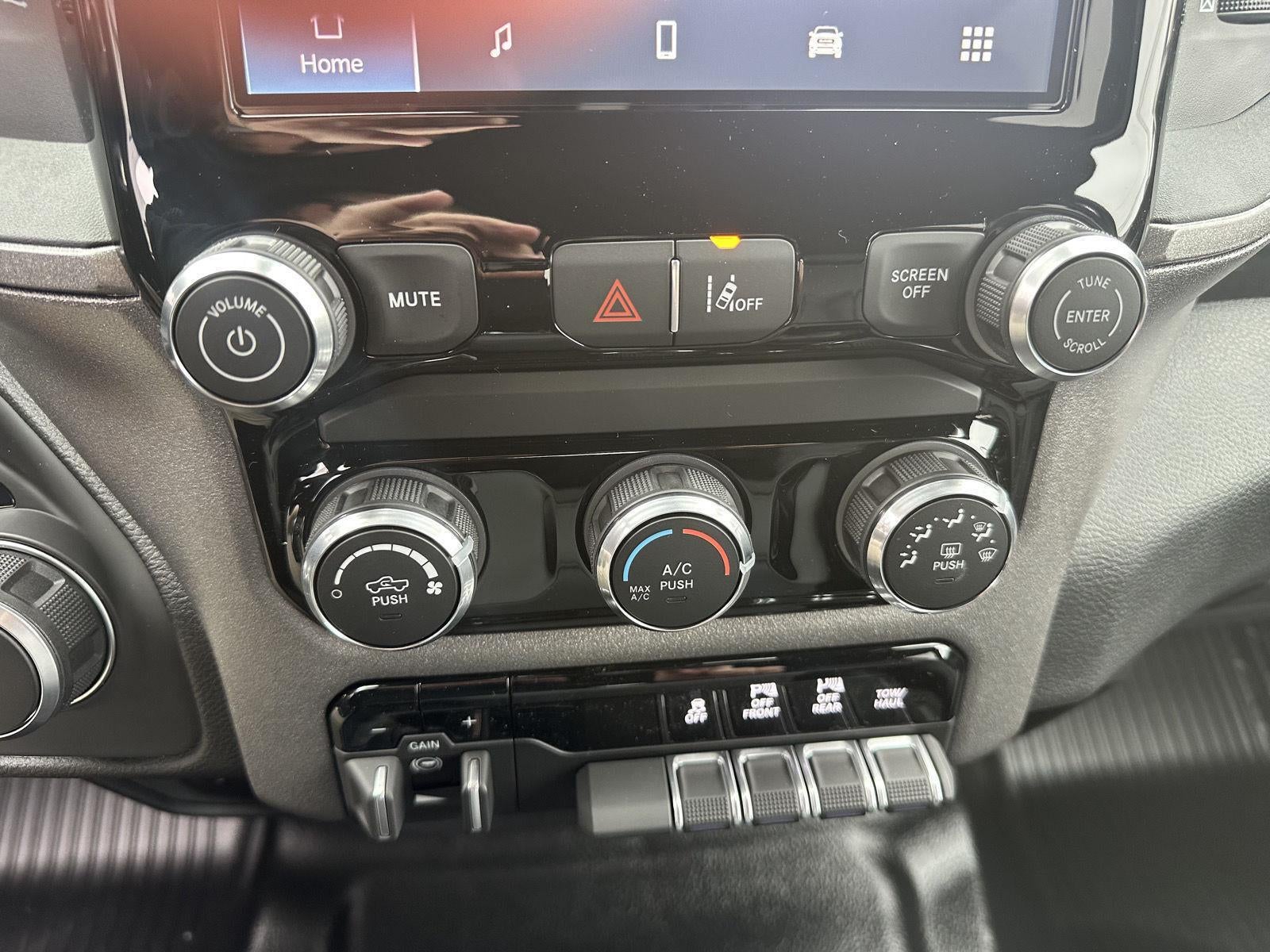 2026 RAM 1500 RAM 1500 TRADESMAN CREW CAB 4X4 5'7' BOX
