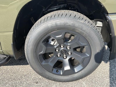 2027 RAM 1500 RAM 1500 EXPRESS CREW CAB 4X4 5'7' BOX