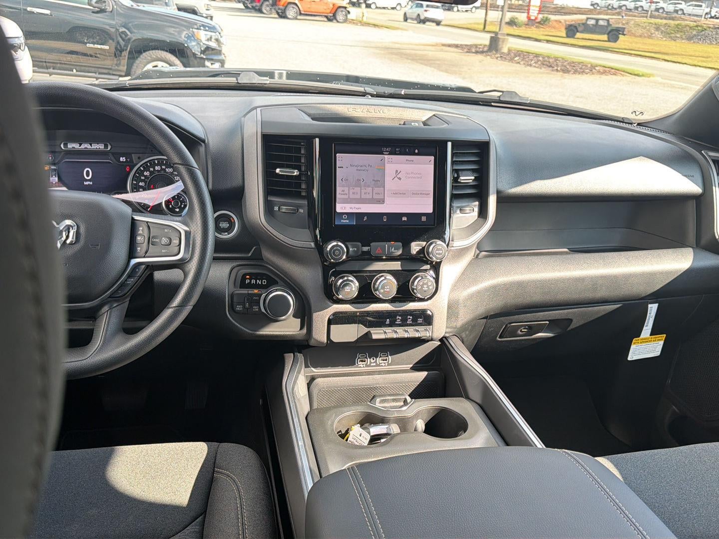 2027 RAM 1500 RAM 1500 EXPRESS CREW CAB 4X4 5'7' BOX