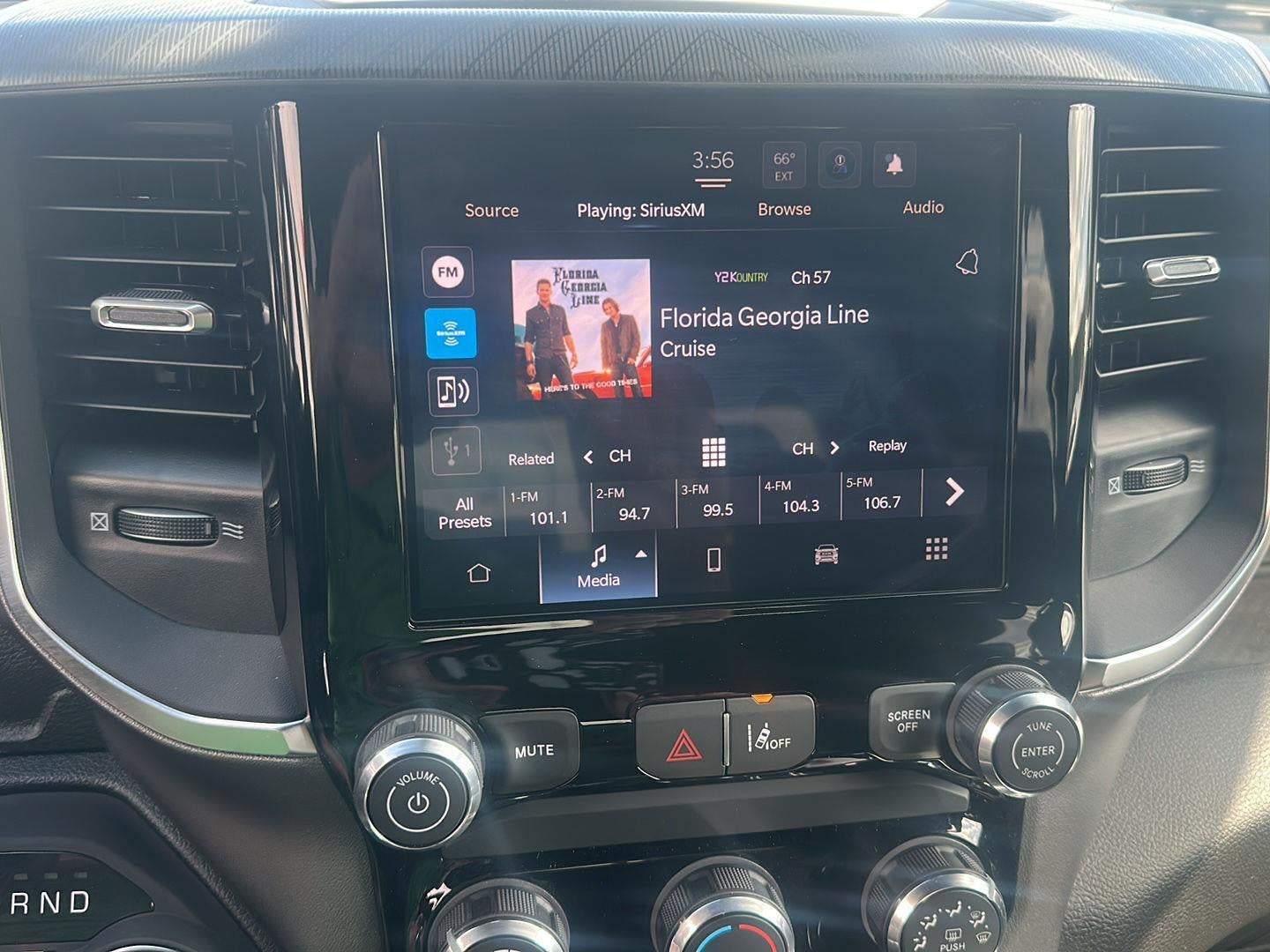 2026 RAM 1500 RAM 1500 EXPRESS CREW CAB 4X4 5'7' BOX