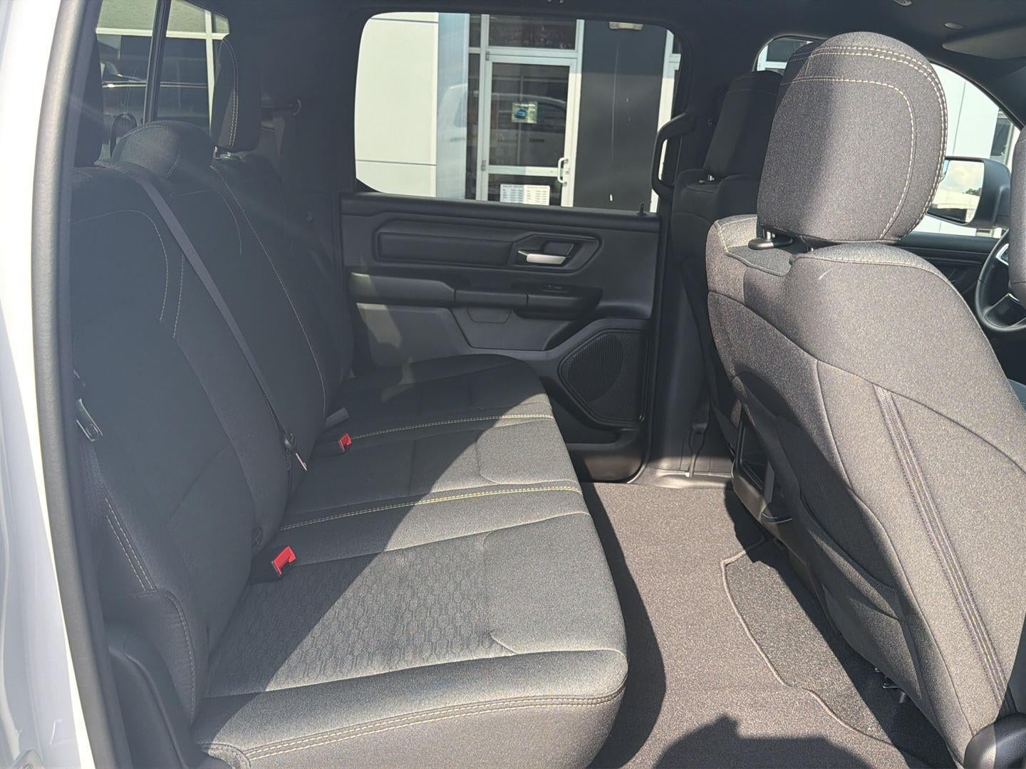 2027 RAM 1500 RAM 1500 EXPRESS CREW CAB 4X4 5'7' BOX
