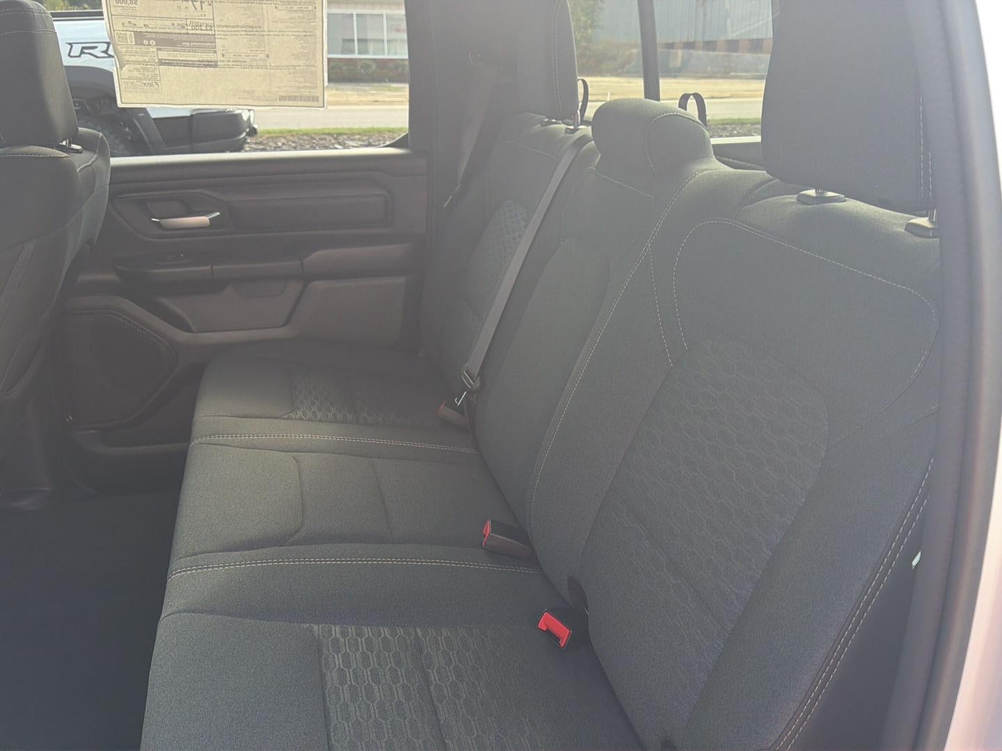 2027 RAM 1500 RAM 1500 EXPRESS CREW CAB 4X4 5'7' BOX