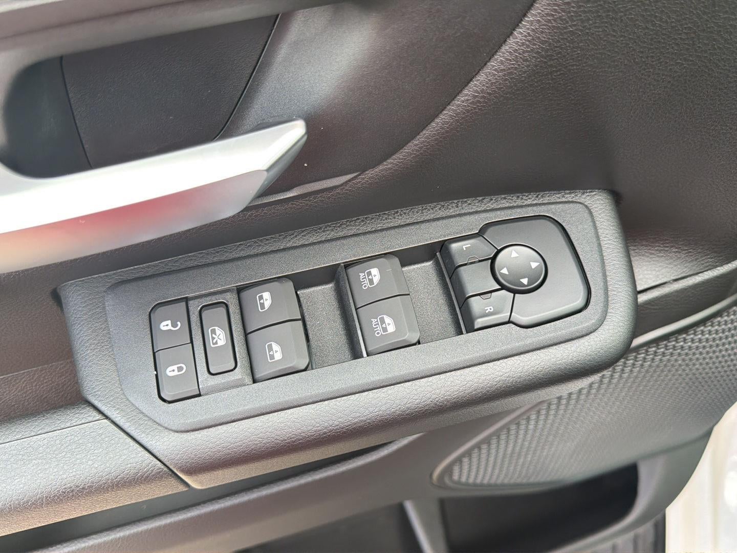 2027 RAM 1500 RAM 1500 EXPRESS CREW CAB 4X4 5'7' BOX