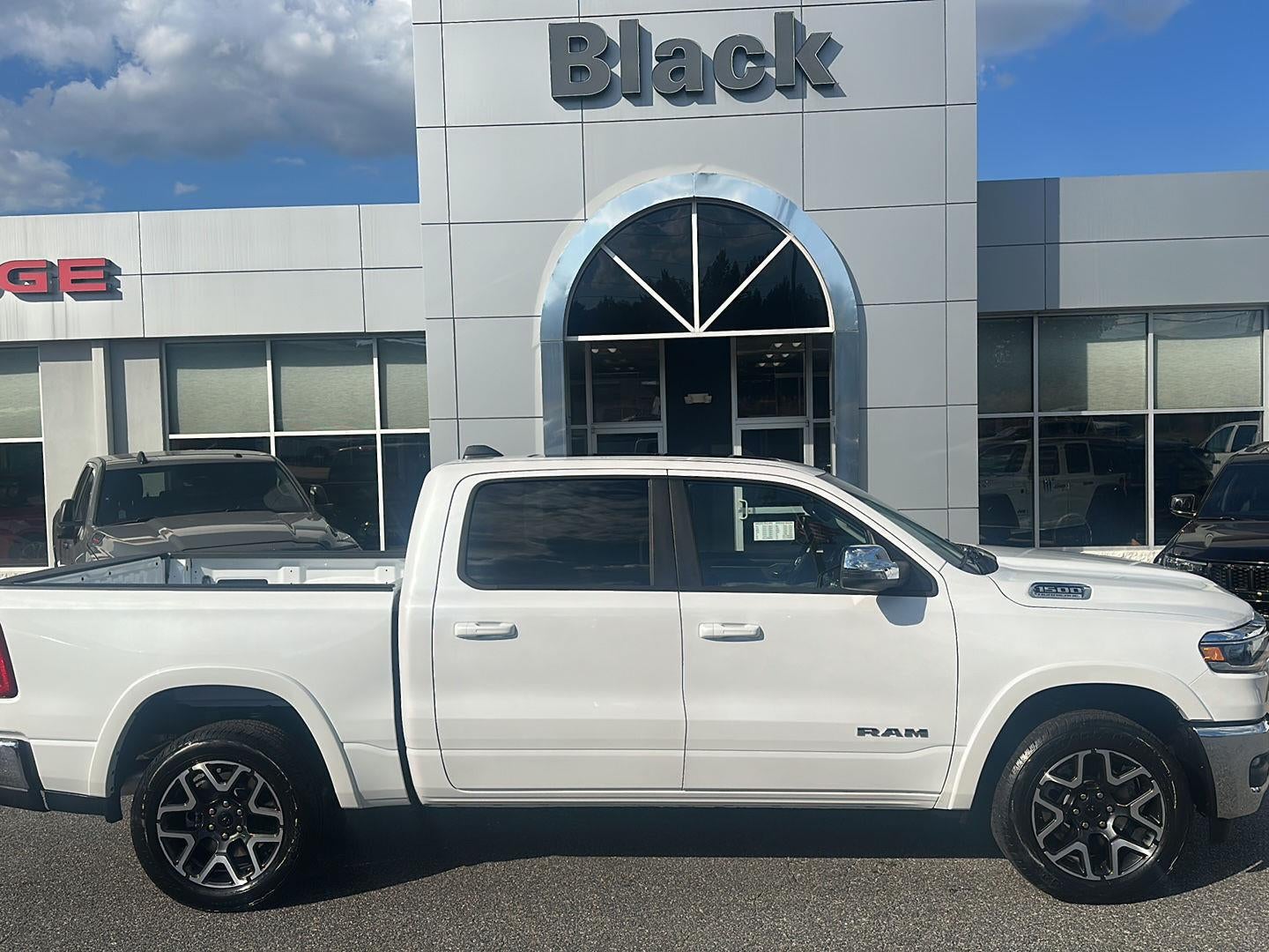 2026 RAM 1500 RAM 1500 LARAMIE CREW CAB 4X4 5'7' BOX