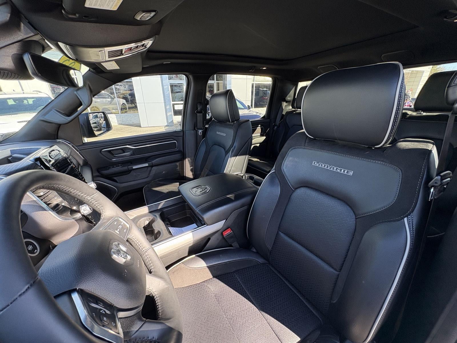 2023 RAM 1500 Laramie Crew Cab 4x4 5'7' Box