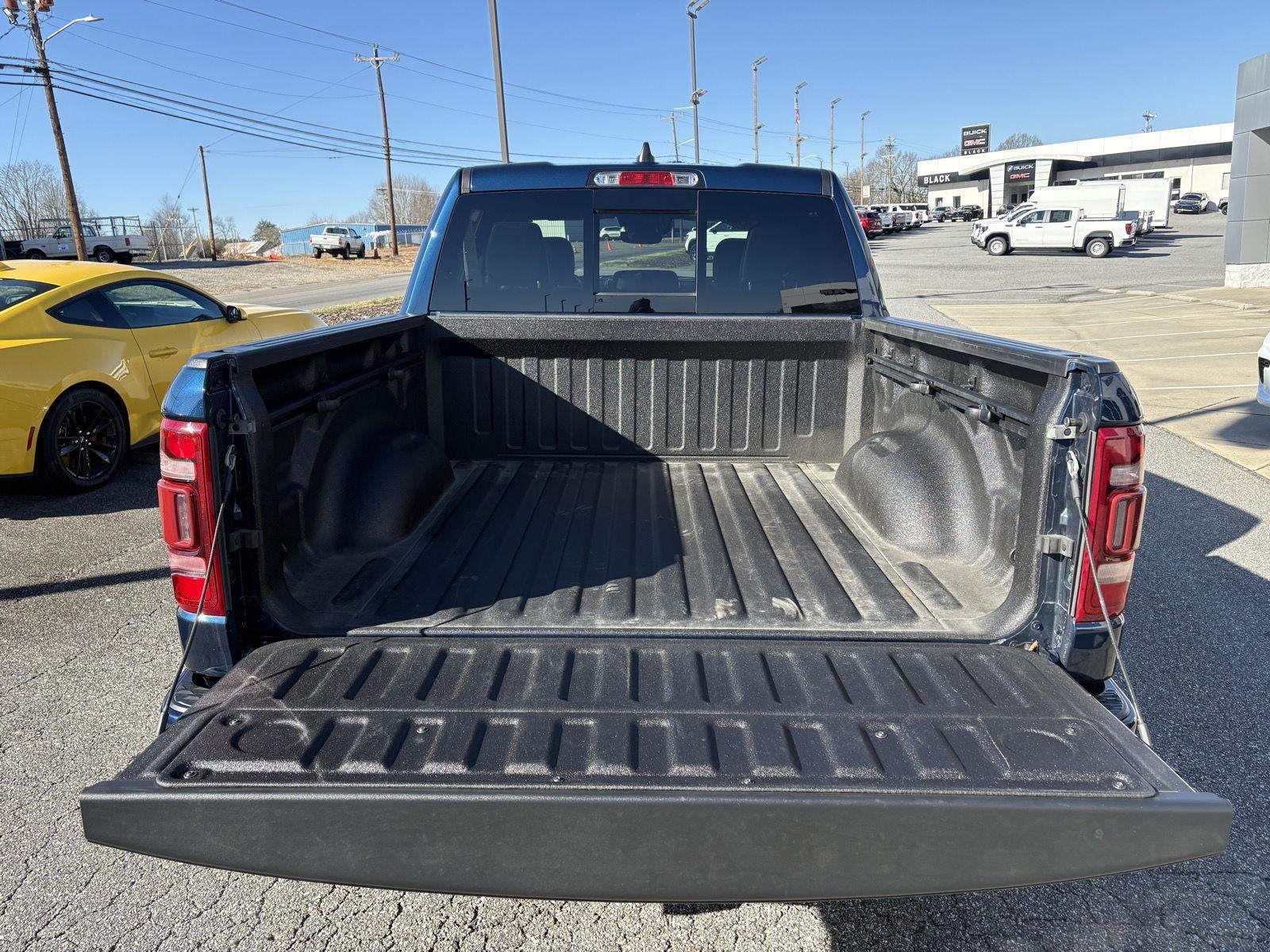 2023 RAM 1500 Laramie Crew Cab 4x4 5'7' Box