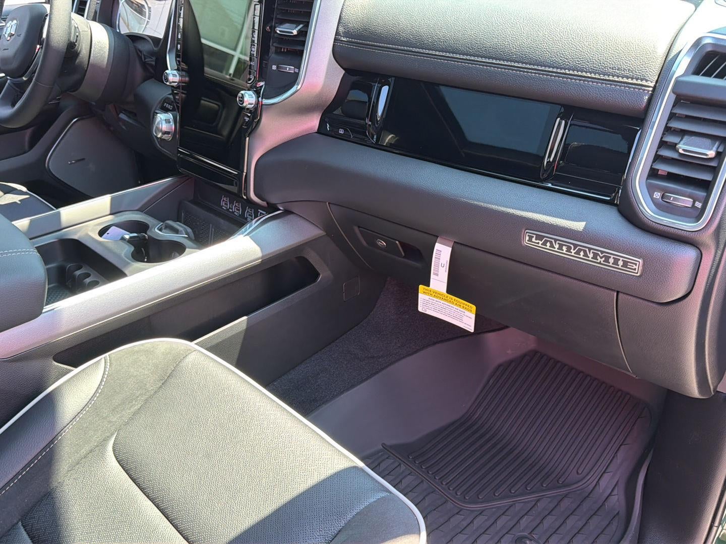 2026 RAM 1500 RAM 1500 LARAMIE CREW CAB 4X4 5'7' BOX