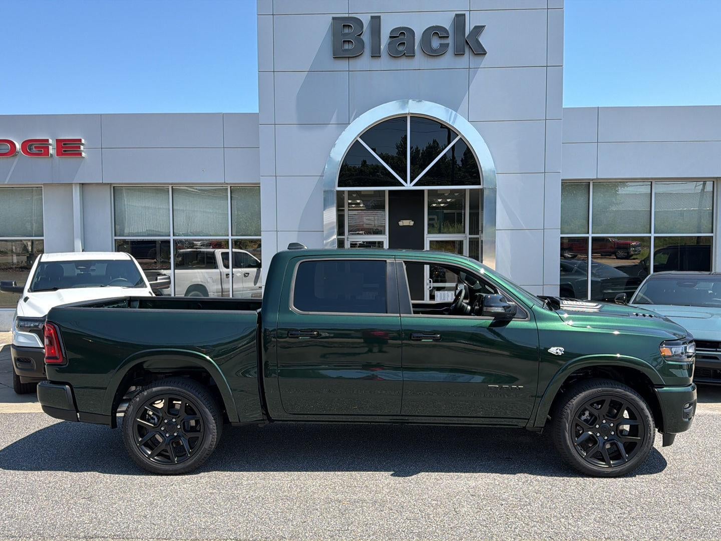 2026 RAM 1500 RAM 1500 LARAMIE CREW CAB 4X4 5'7' BOX