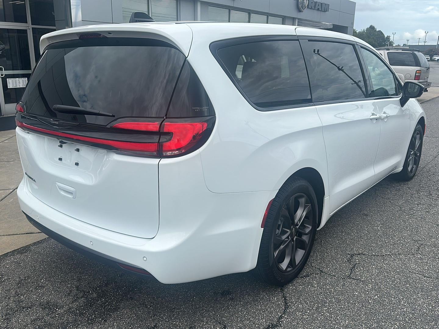 2026 Chrysler Pacifica PACIFICA SELECT