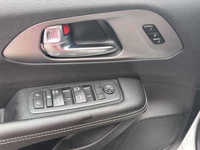 2027 Chrysler Pacifica PACIFICA SELECT
