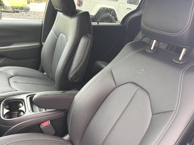 2027 Chrysler Pacifica PACIFICA SELECT