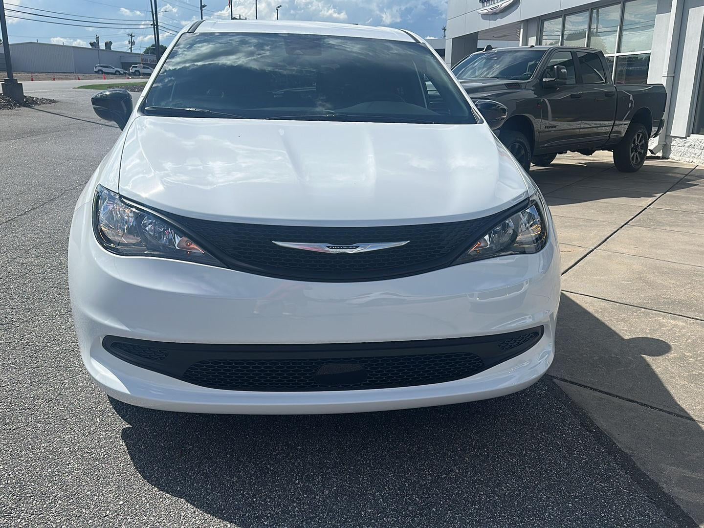 2026 Chrysler Voyager VOYAGER LX