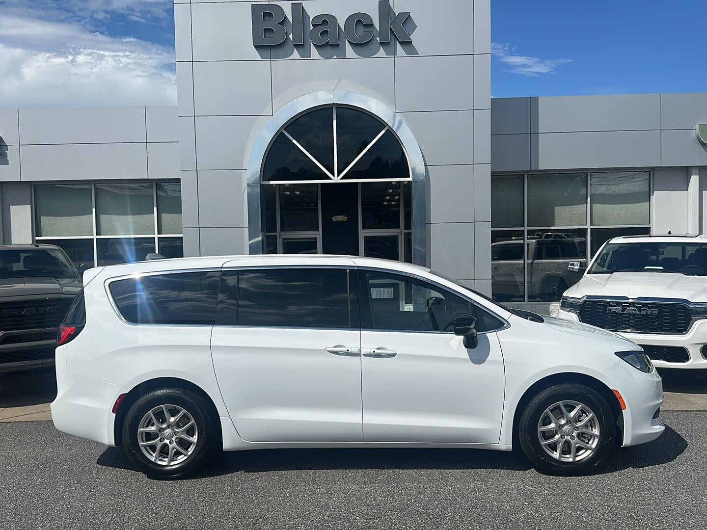 2026 Chrysler Voyager VOYAGER LX