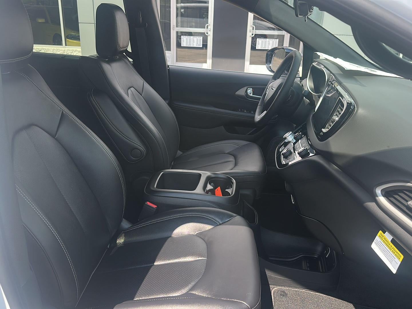 2026 Chrysler Voyager VOYAGER LX