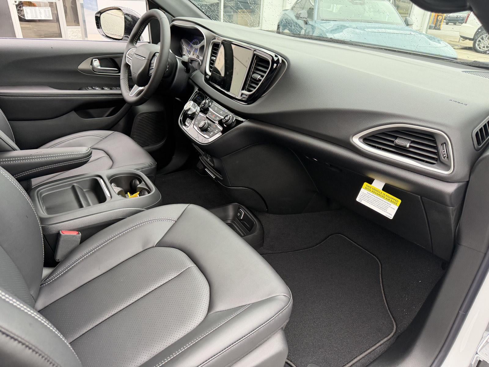 2027 Chrysler Pacifica PACIFICA LX