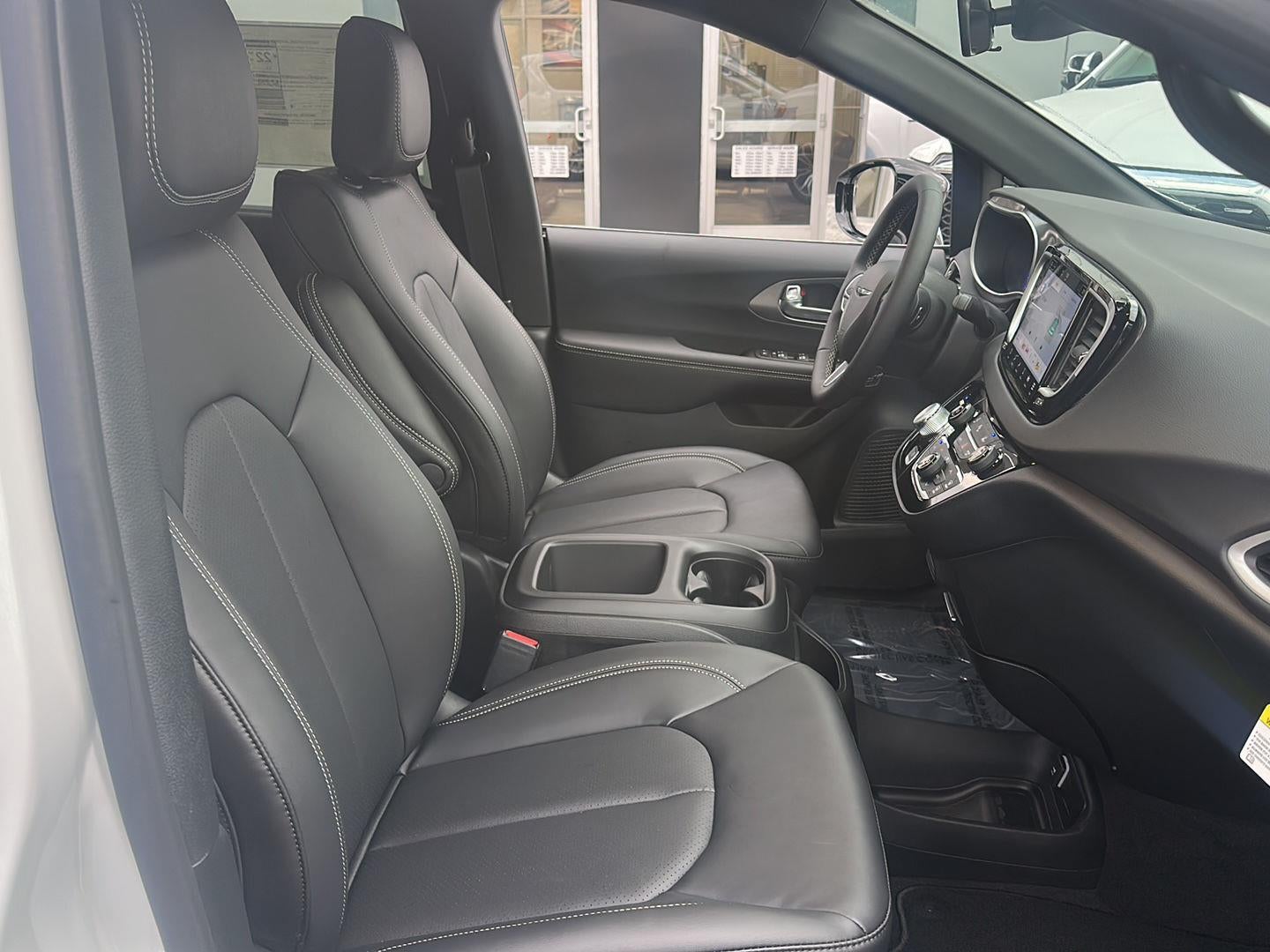 2026 Chrysler Voyager VOYAGER LX