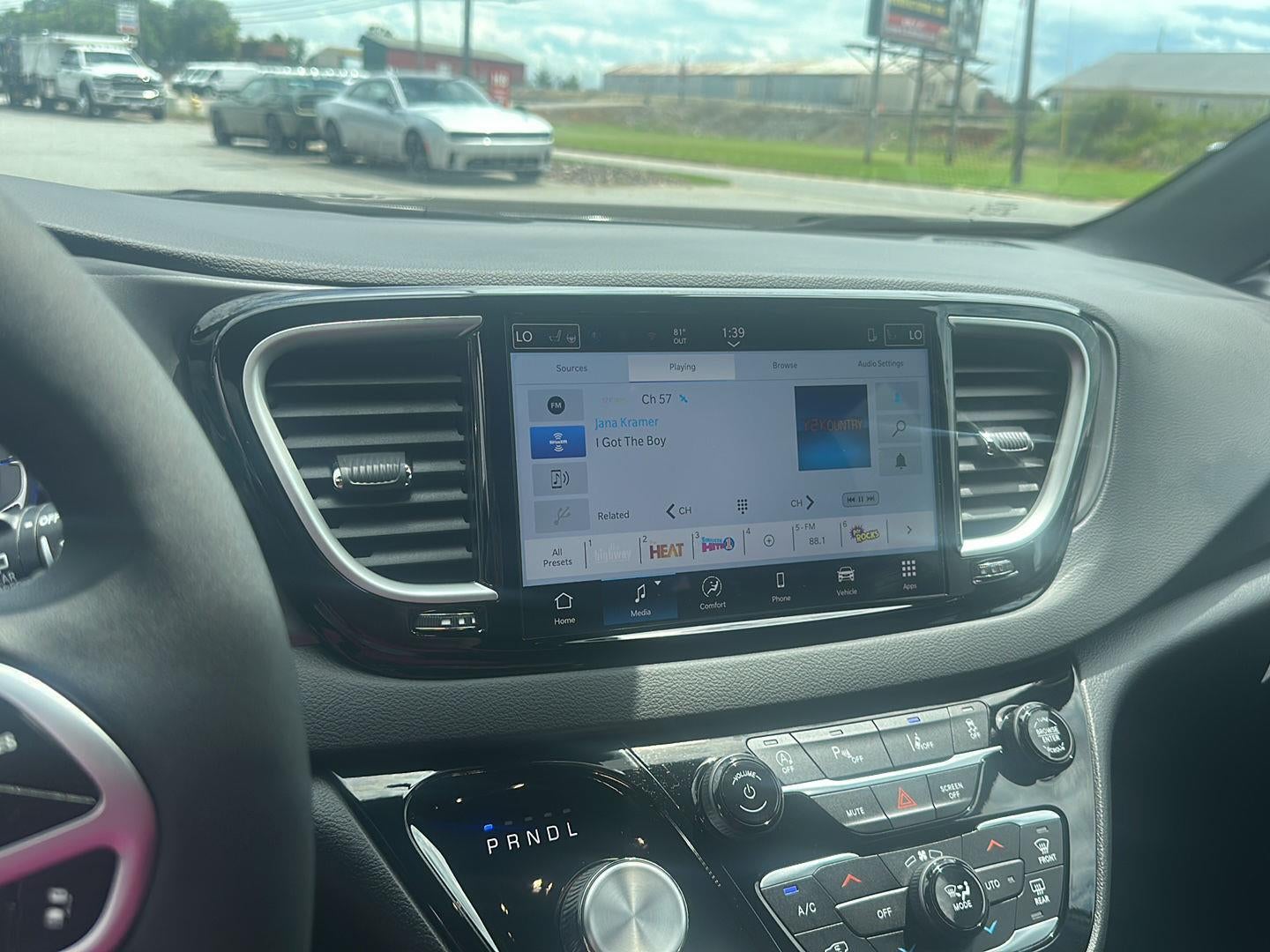 2026 Chrysler Voyager VOYAGER LX