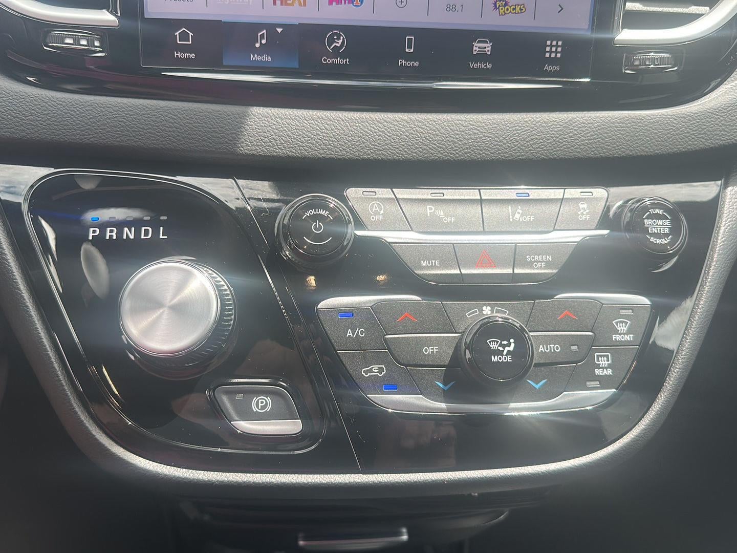 2026 Chrysler Voyager VOYAGER LX