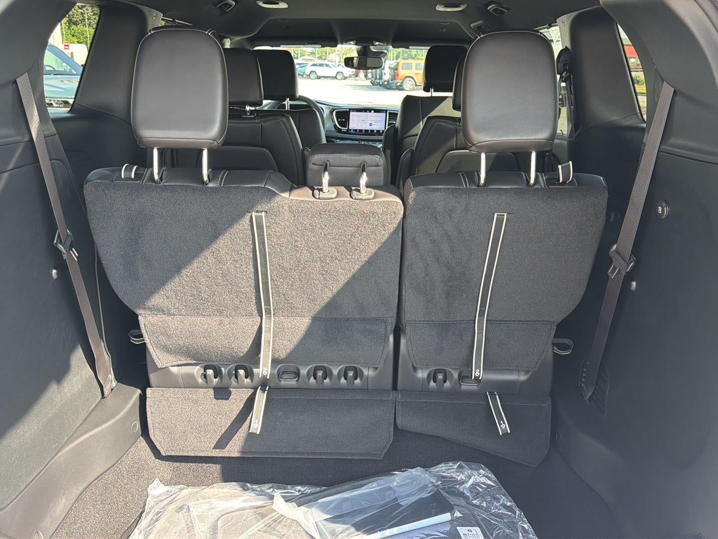 2027 Chrysler Pacifica PACIFICA SELECT AWD