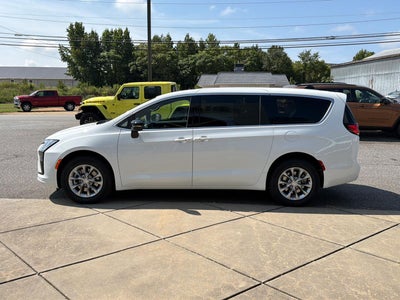 2027 Chrysler Pacifica PACIFICA SELECT AWD