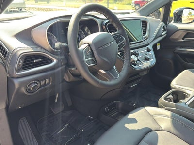 2027 Chrysler Pacifica PACIFICA SELECT AWD