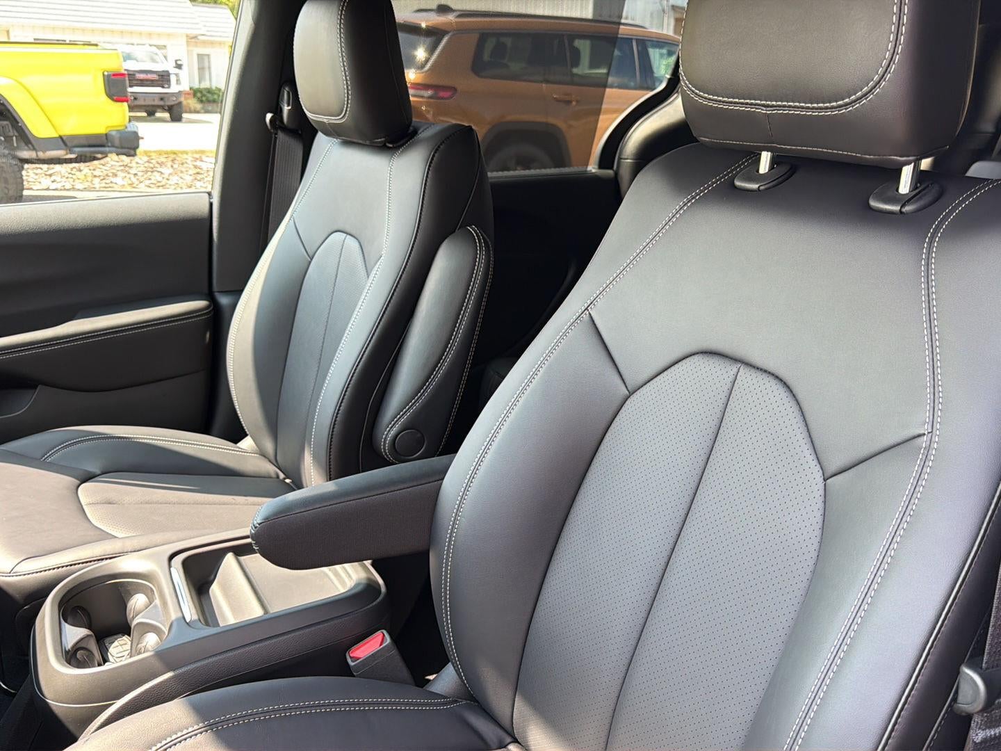 2027 Chrysler Pacifica PACIFICA SELECT AWD